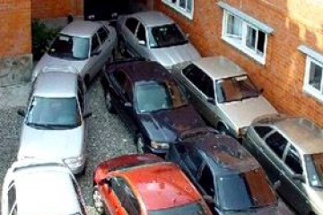 Существуют нормы по парковкам атомобилей вблизи многоквартиных домов? BlogStroiki Жилищно-коммунальное хозяйство
